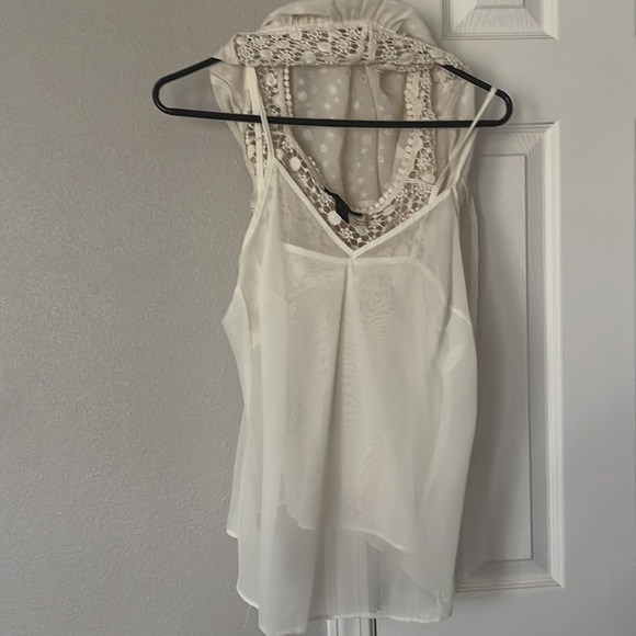 Rain brand size M -flowy light crème blouse with built-in slip tank -worn once - Picture 6 of 7